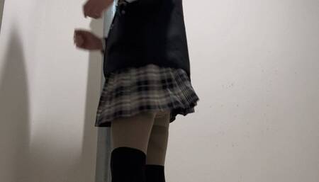 SubnCuff_SelfCuffedatStairwelltothePole0315