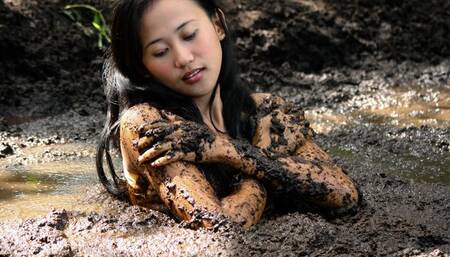 Nina, Extended Exploring in Peat