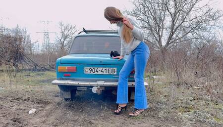 Feet in the warmth of the exhaust (custom video)