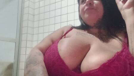 Bbw fumando a noite em sua sacada