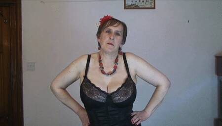 NEW INTIMATE MOMENT FOR THE MILF WITH BIG ASS AND BIG NATURAL TITS