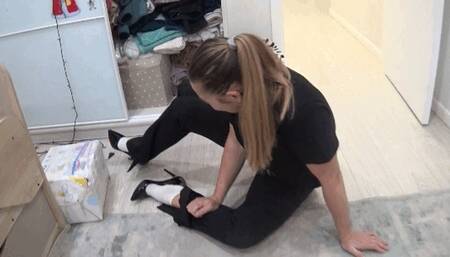 My broken leg makes me horny 6 b