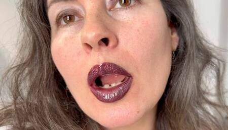 She will give you many kissis with her puffy sexy lips av2