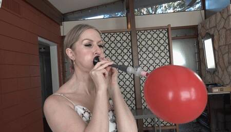 Sydney Tries Out a Prototype Lung Exerciser (MP4 - 720p)