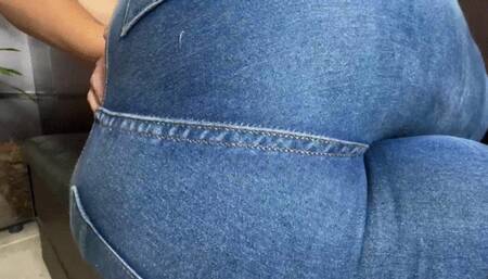 BIG ASS GODDESS FARTING ( Amateur) PART 3