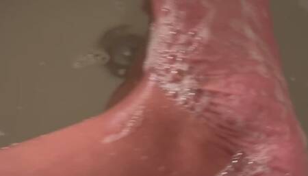Wet bbw feet for your pleasure