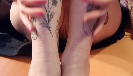 See me touching my hairy fat pussy - massaging, slapping, spreading the lips - Watch and learn