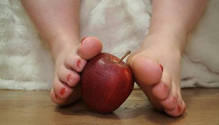 Playing with my feet on a red apple | Total silence