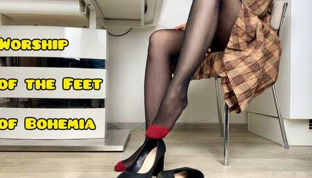 Vintage dress and dangling Italian Shoes - retro nylon tights, foot in dangling, long legs and thighs