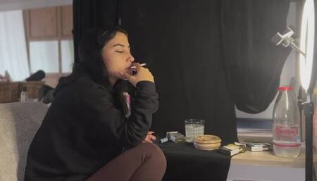 SMOKING HANDY CHATTING