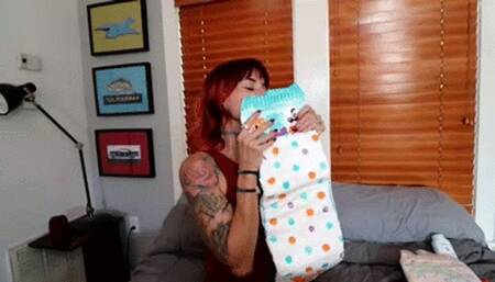 DLVids Girlfriend Mya Locca diapers you and then herself! IPOD