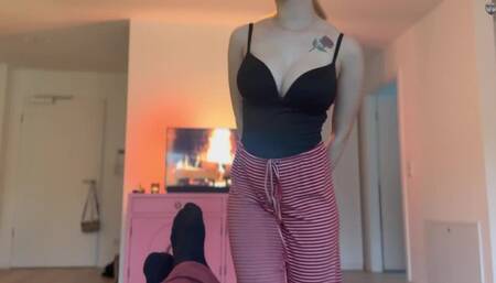 Mia Minou will hart gefickt werden