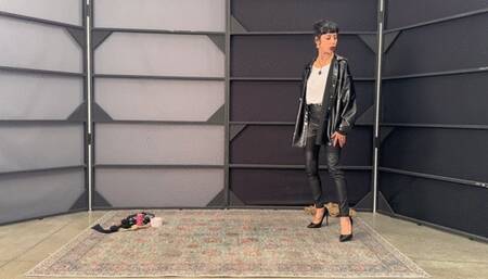 Mayla and her hidden passion for gags