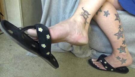 Close Up Slipper Dangle