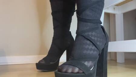 Mommy Ruby First date becomes a foot slave