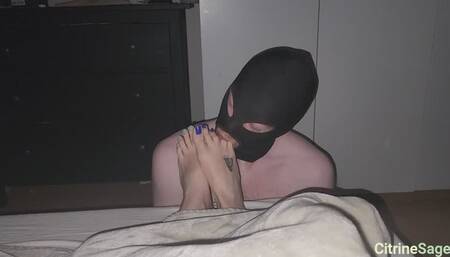 Foot slave spent the night at the foot of my bed ready to worship my feet as soon as I wake up