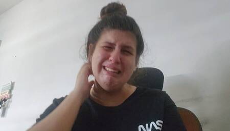 I Can't Stop Crying i fell very alone