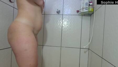 Hot Stepmom Takes a Shower at Home and Rolls a Lot in the Shower!