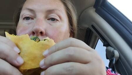 Mandy eats and talks about trying to gain: Feedee, Gaining Weight, Eating- 1080p