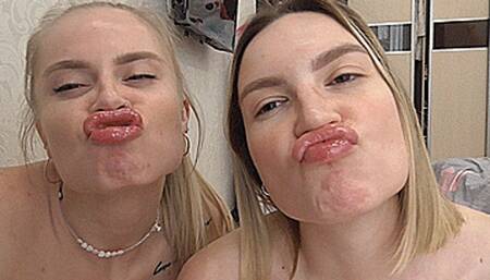 Girlfriends smell their glossy lips! MP4