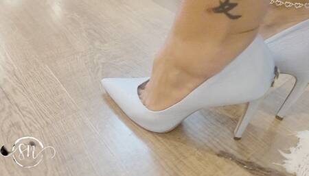 Everything blue in this dangling