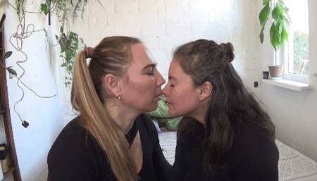 Hot play with nostrils and kissing