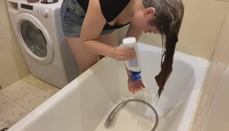 Rebecca Noir dying-my-hair