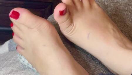 Straight Up Toe Wiggling