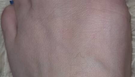 Waxing my feet and shaving my legs and pussy