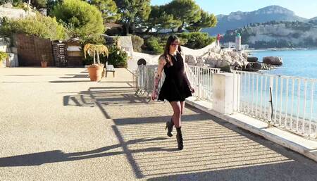 Lady, 37 years old, tattoo artist in La Ciotat!