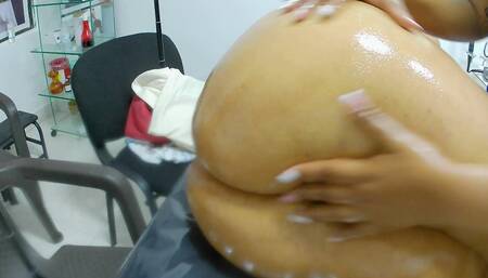 Cheating Wife Big Ass Enjoying an Erotic Massage