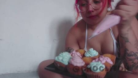 SPLOSHING with CUPCAKES