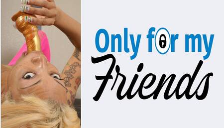 My Girlfriend Diamond Princess an Ebony Pig with Shaved Vagina and Light Hair Has Fun with Sex Toys