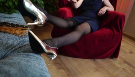 Heels and cages by mommy's feet