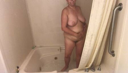 Belly Button Masturbation in Jacuzzi 9 18