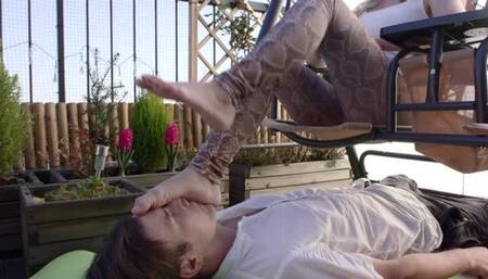 Amazing Khaleesi - Use Foot Servant Under A Swing - Russian Language