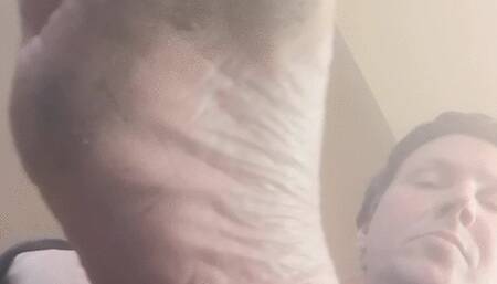 Ich bin dein Herr, leck den schmutz von meinen Füssen!