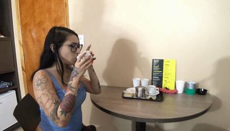 MAID BRUNETTE FARTING AND CLEAN BY AKEMY AND NICOLLE CAM By ALINE FULL HD