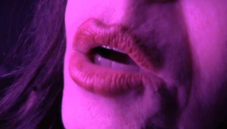 Silent Strobe light kisses -HD