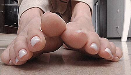 White sexy toes finger! MP4