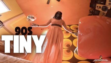 Giantess Crew VEE – 90s Tiny