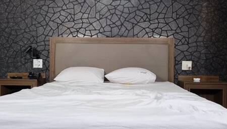 BABI IS COME BACK AND FARTING