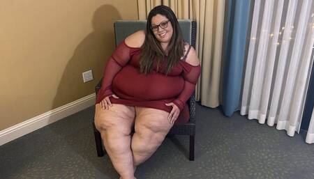 Plump Paradise: Hotel Dress n Squeeze 2 - WMV