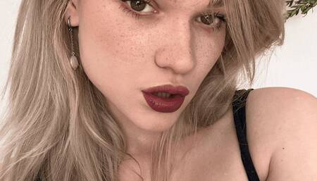 Elza Unexpected Tease – Hiccups & Makeup