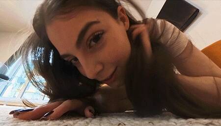 Maryana: A Lesson in Trust Part 1 (A Giantess turning from Gentle to Mean) 4k Version VR360