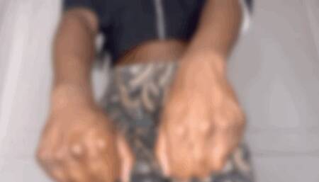 Big veiny Amazon hands