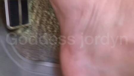 Goddess Jordyn pedal pumping