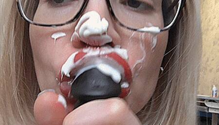 SUCKING A BLACK COCK GIVES ME PLEASURE!