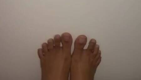 natural, unpolished toes!