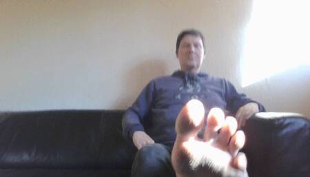 I make you lick my feet!